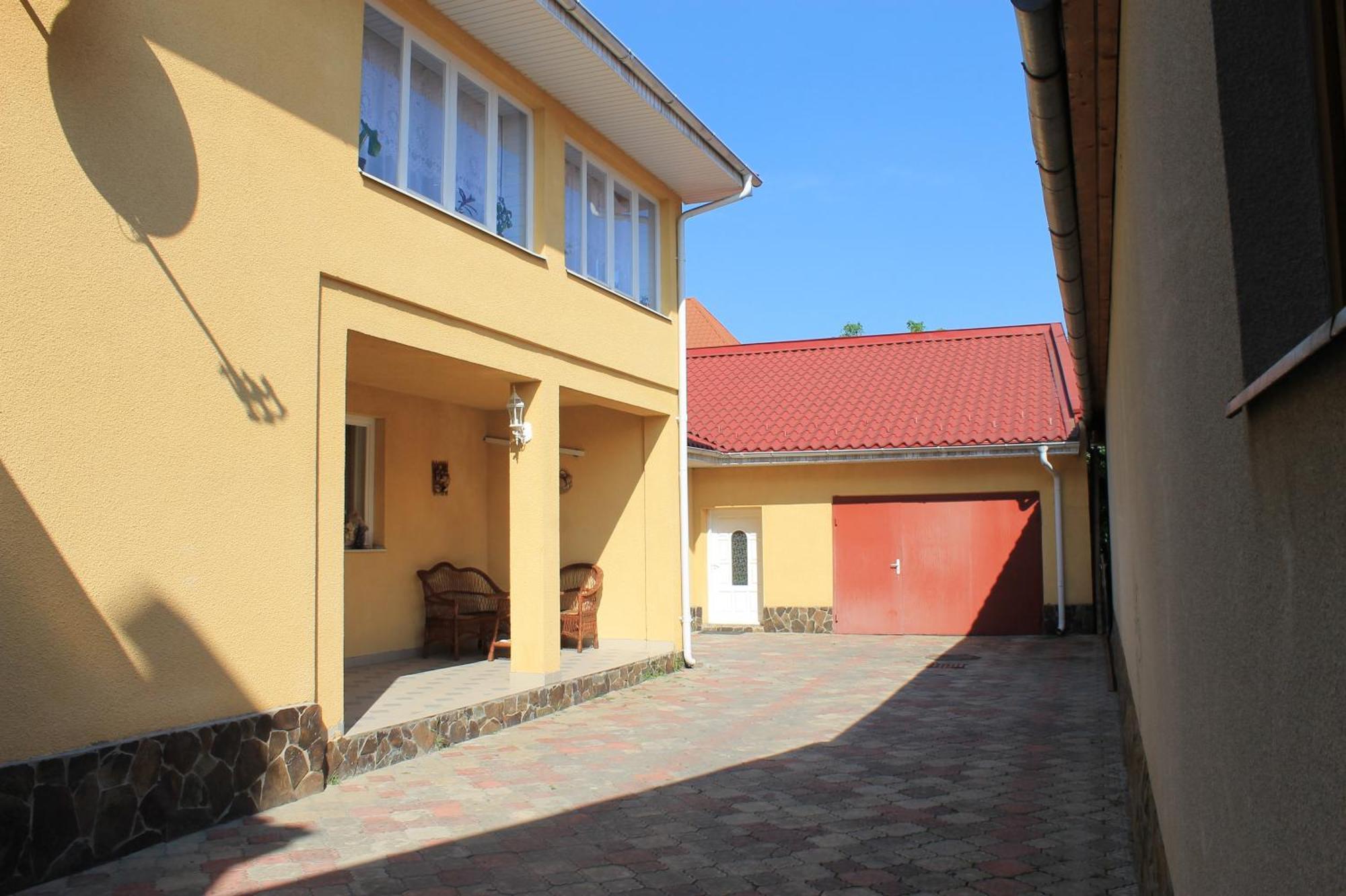 Mala Praha Uzhhorod Exterior foto